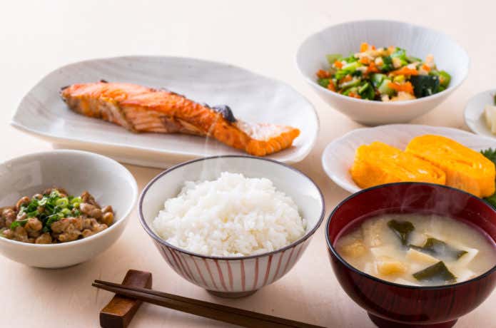 朝食