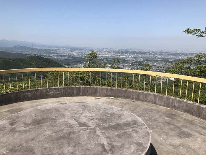 二上山の展望台