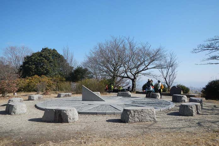 雄岳の山頂
