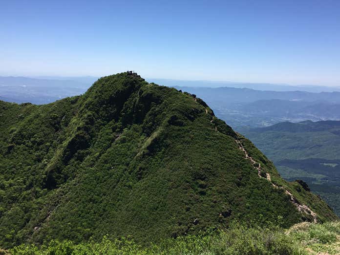 東峰を見渡す