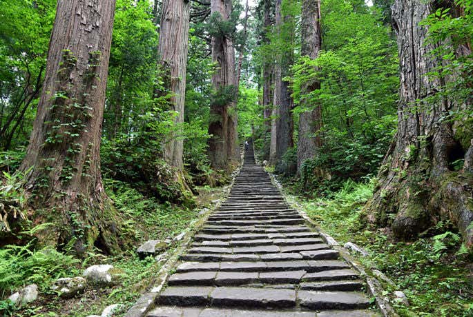 石段の始まり