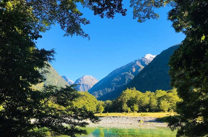 ミンタロ・ハットに向かう登山道