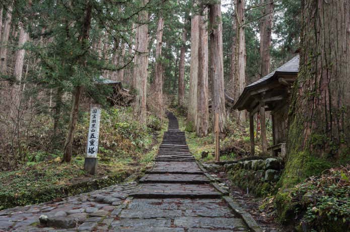 石段が続く