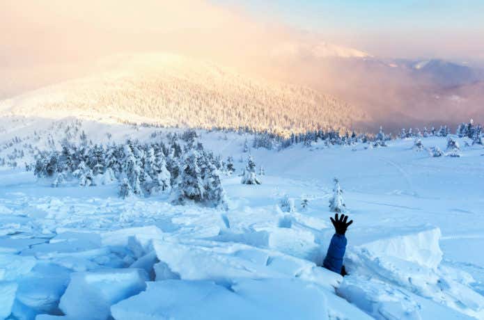 雪崩に巻き込まれたイメージ