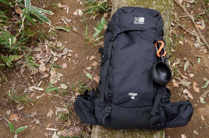 フット・オブ・ザ・マウンテンの器とザック