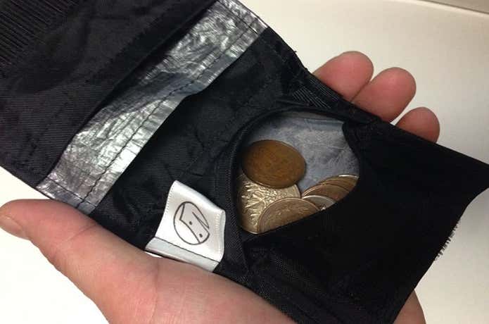 HMG-THE-MINIMALIST-WALLET-
