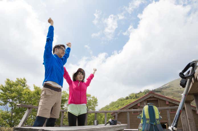 リラックスする登山者