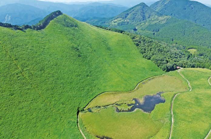 倶留尊山の山頂からの眺め