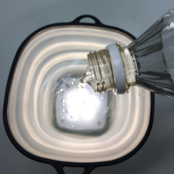 LED分部分に水を入れる