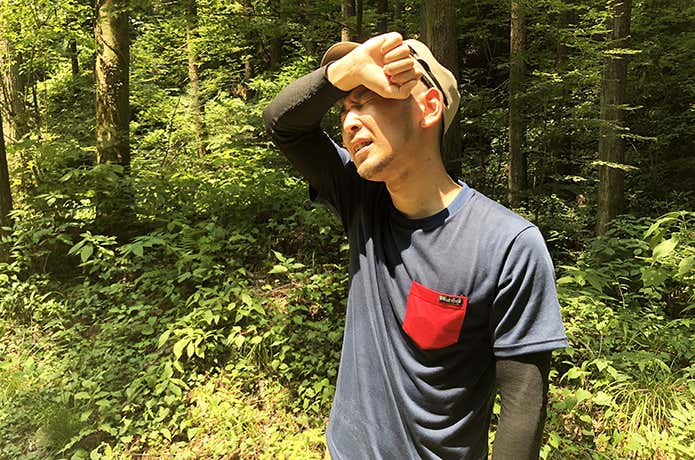 疲労している登山者