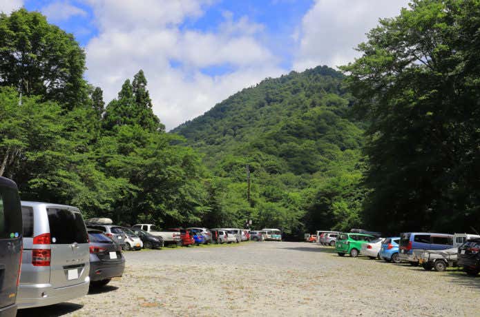 登山口駐車場