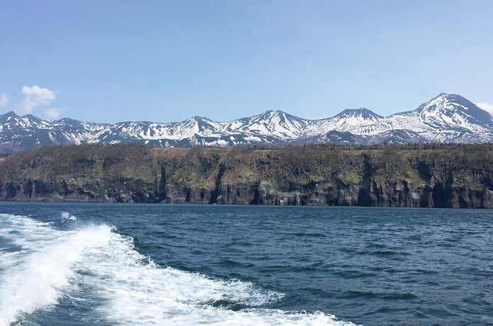 海から見る知床連山