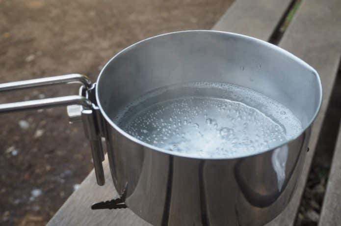 マ・マーパレットを茹でるお湯を沸かす