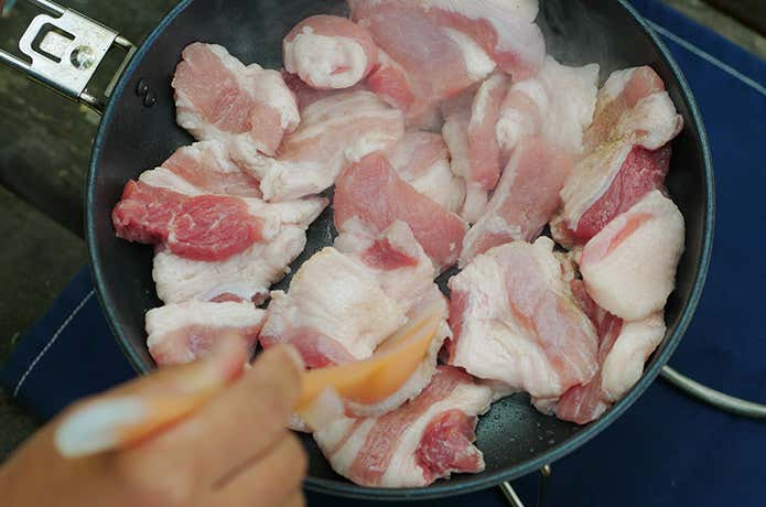 豚バラの梅しそ丼・作り方②