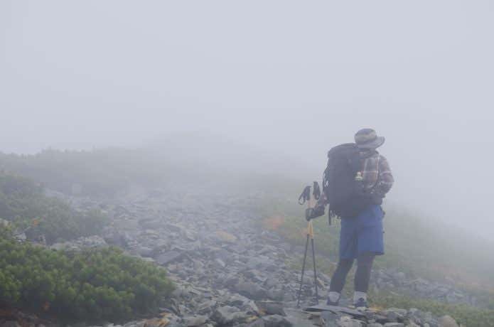 登山道曇