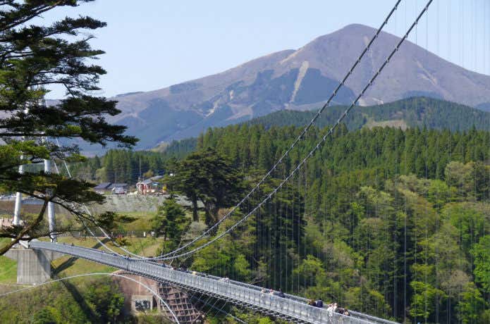 麓から見る涌蓋山