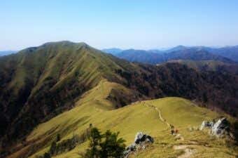 スニーカーで行けるおすすめの山