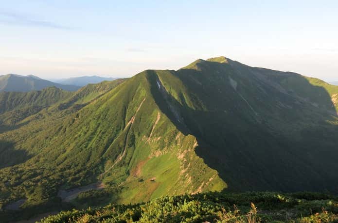 七つ沼カールと幌尻岳