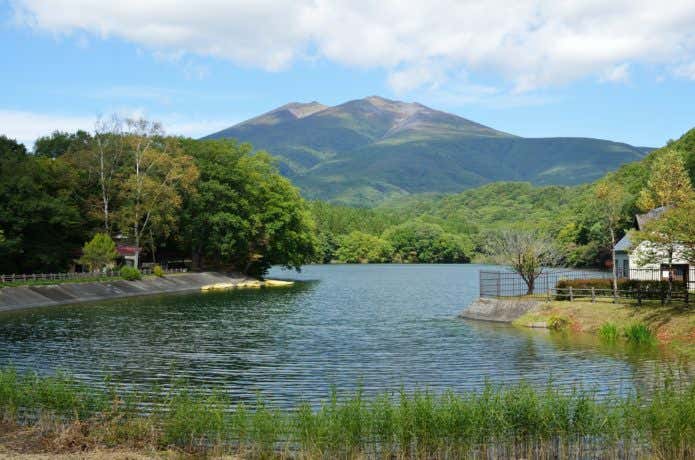 長老湖から見る不忘山