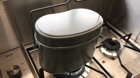 飯盒　炊飯の様子