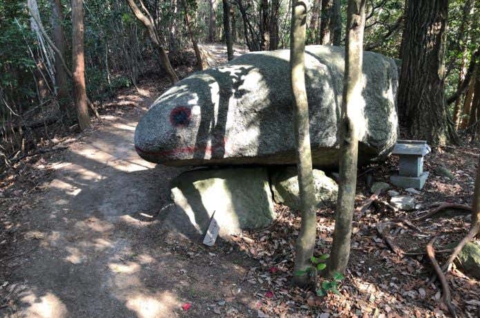 カエル岩