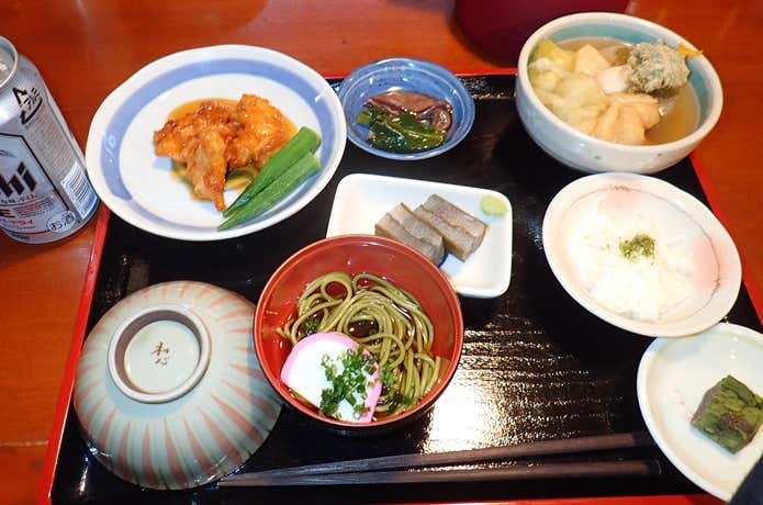 山小屋の夕食