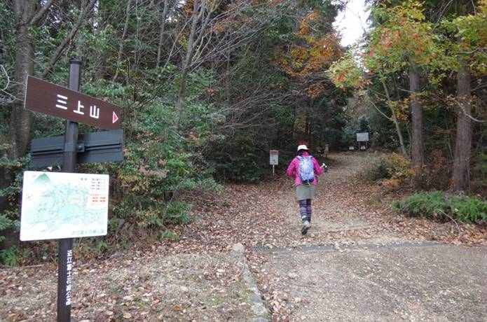 近江富士花緑公園コース登山口