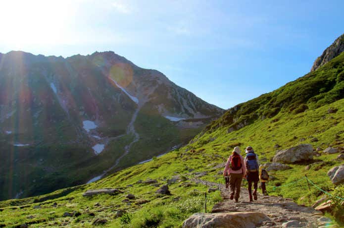 登山道　親子ハイキング