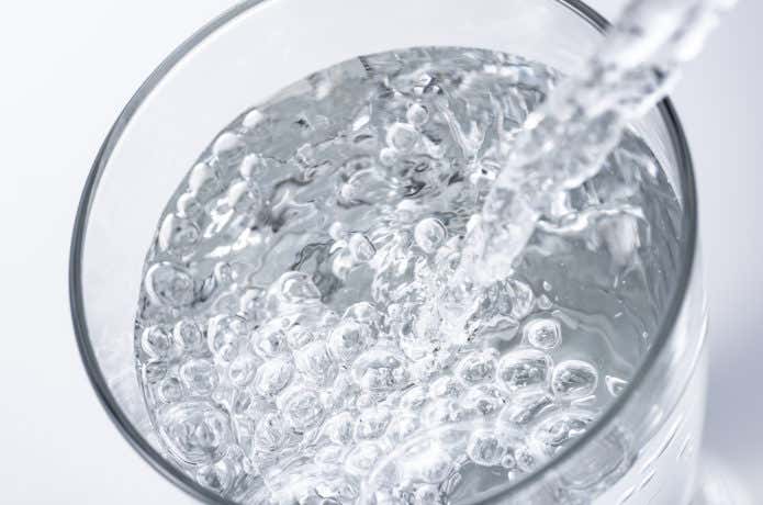 水