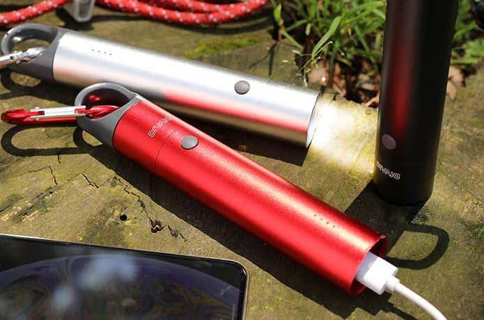 アウトドア　モバイルバッテリー