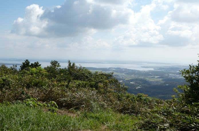 山頂から浜名湖を望む