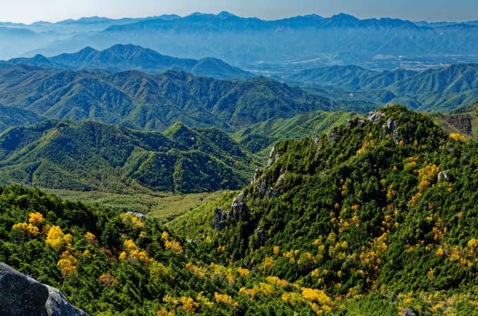 広大な山々