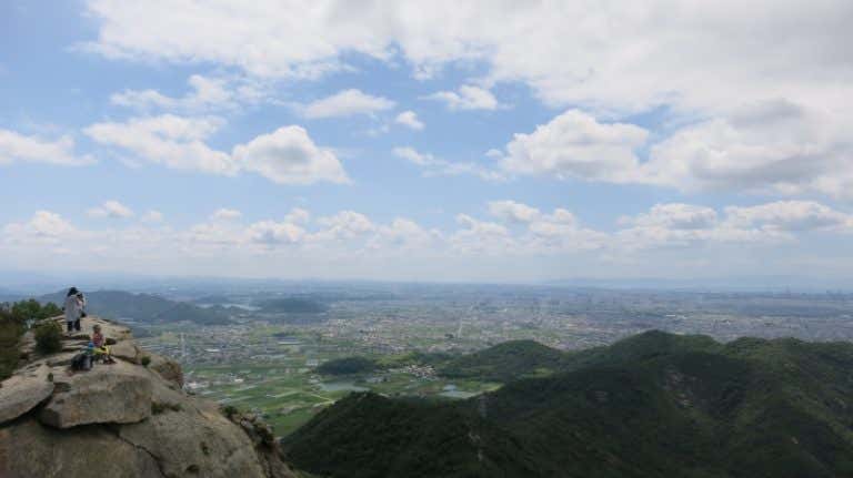 市街地や瀬戸内海を一望