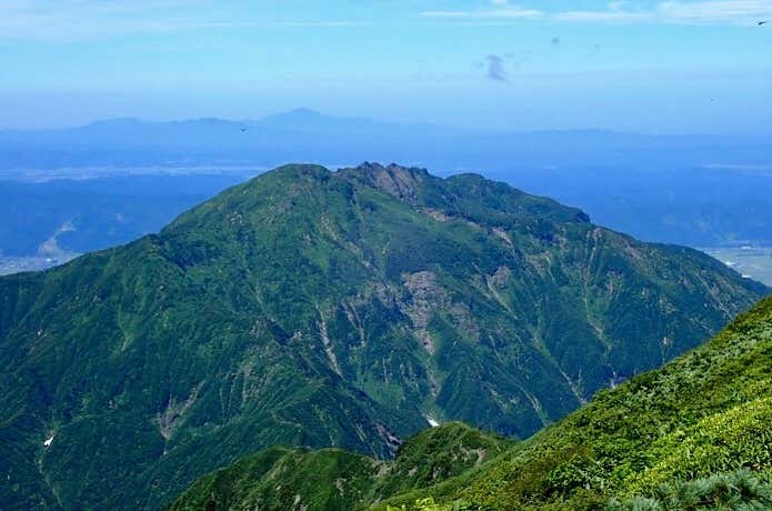 中ノ岳からの八海山