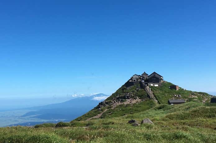 月山山頂　月山神社