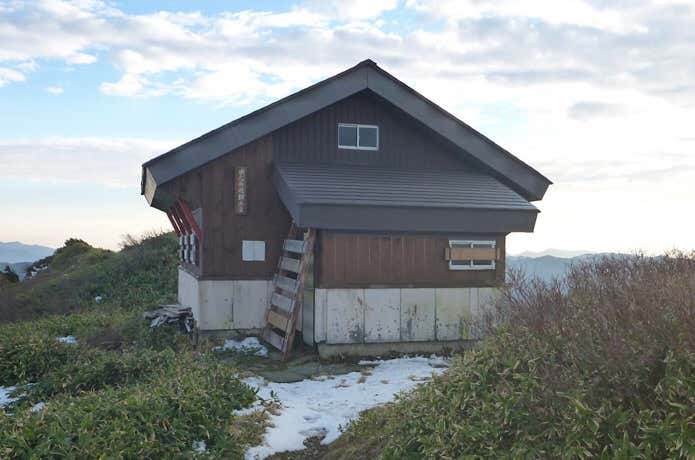 中ノ岳避難小屋