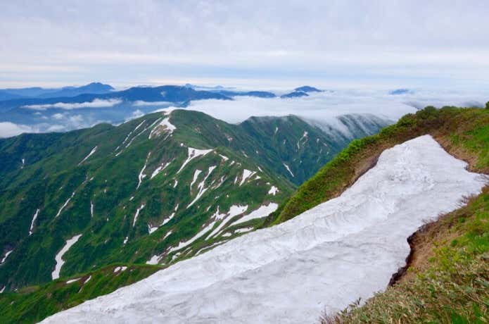 山頂付近の雪庇