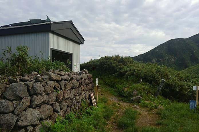 施薬小屋