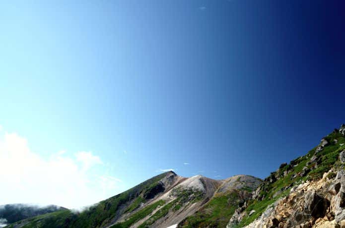快晴の山