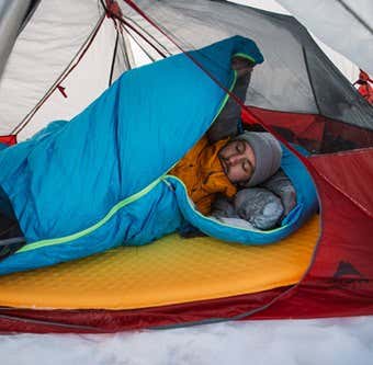 高い“R値”で冷気を遮断！ 寒い時期におすすめの「寝袋マット」6モデル
