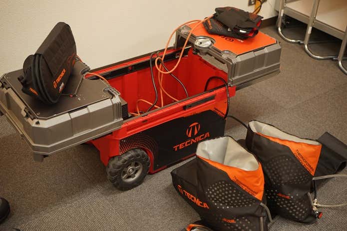 熟成型用マシーンを開く