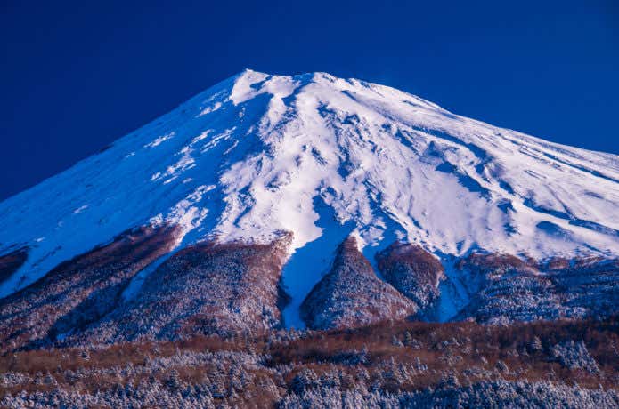 雪の富士山