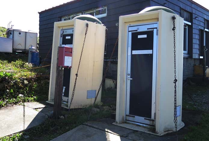 山小屋のトイレ