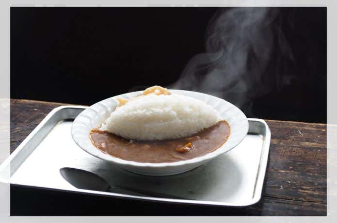 湯気の美味しそうなカレー
