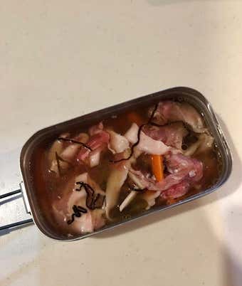 塩昆布と鶏肉の炊き込みご飯　漬ける