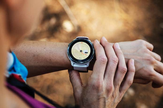Suunto 7 着用イメージ