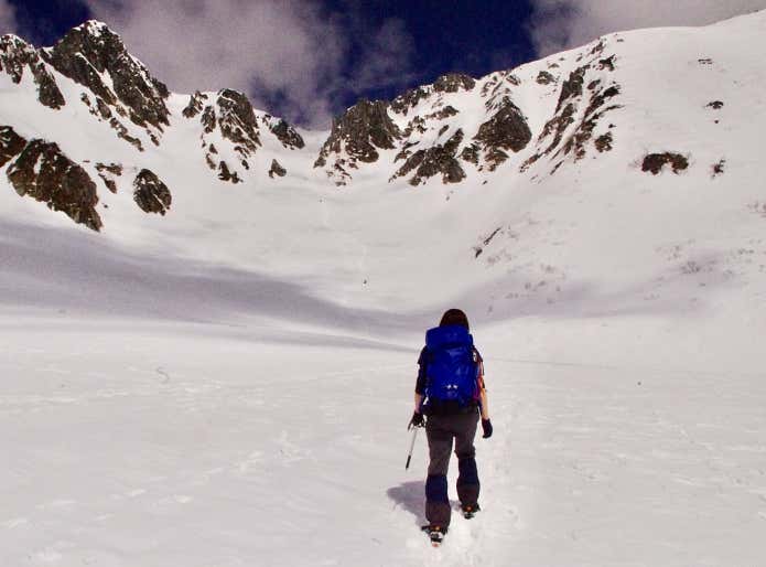 雪山登山に欠かせない「アイゼン」