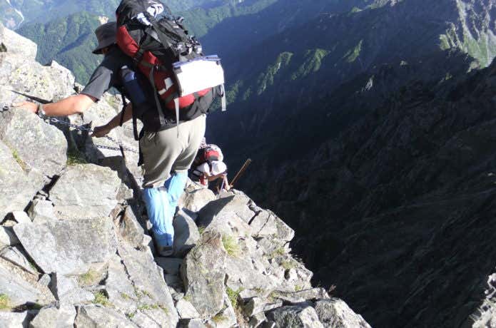 険しい山
