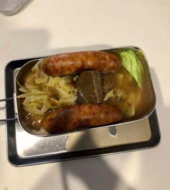 具沢山のスープカレー　ルーを入れる