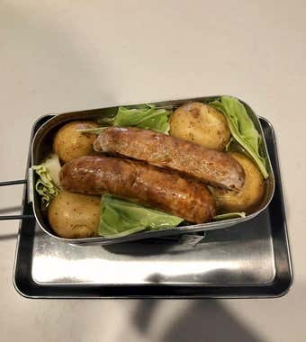 具沢山のスープカレー　材料を入れて煮込む